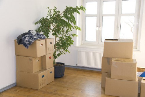 Packing and loading support for a flat move in Covent Garden