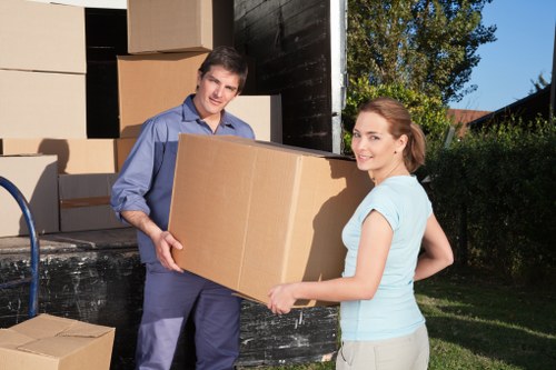 Careful loading support for furniture and boxes in central London